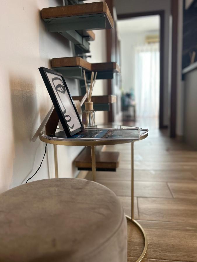 Design Home At Garda Lake Desenzano del Garda Buitenkant foto